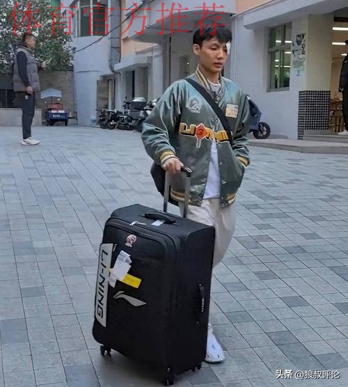 广东vs浙江前瞻:徐杰眉骨受伤出战成疑 萨姆纳约克领衔外援大战 广东vs浙江前瞻:徐杰眉骨受伤出战成疑 萨姆纳约克领衔外援大战